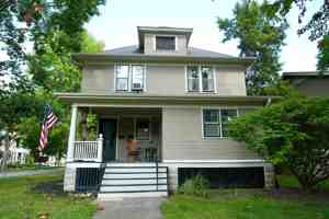 featured image of 28 N Wright St #Apt 2