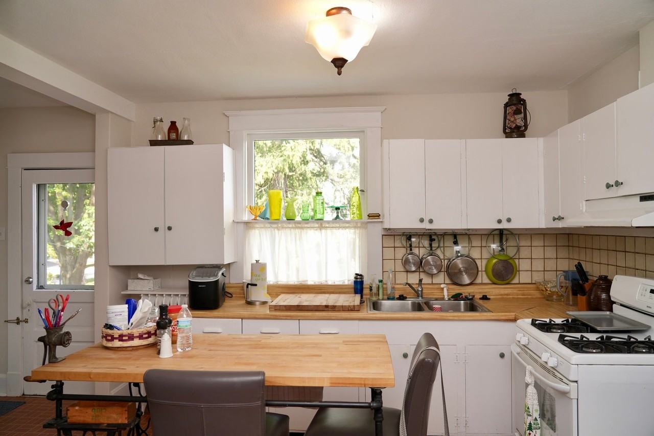 28 N Wright St - Photo 5 of 17