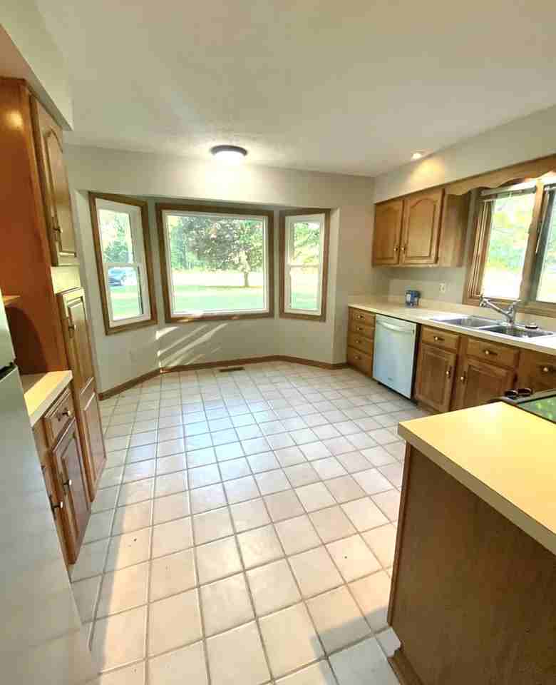 3101 East Stoll Road - Photo 3 of 22