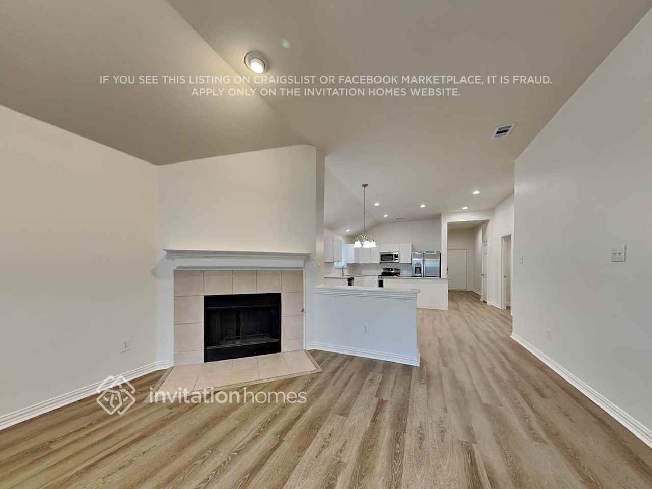 1132 Ainsworth Dr - Photo 3 of 17