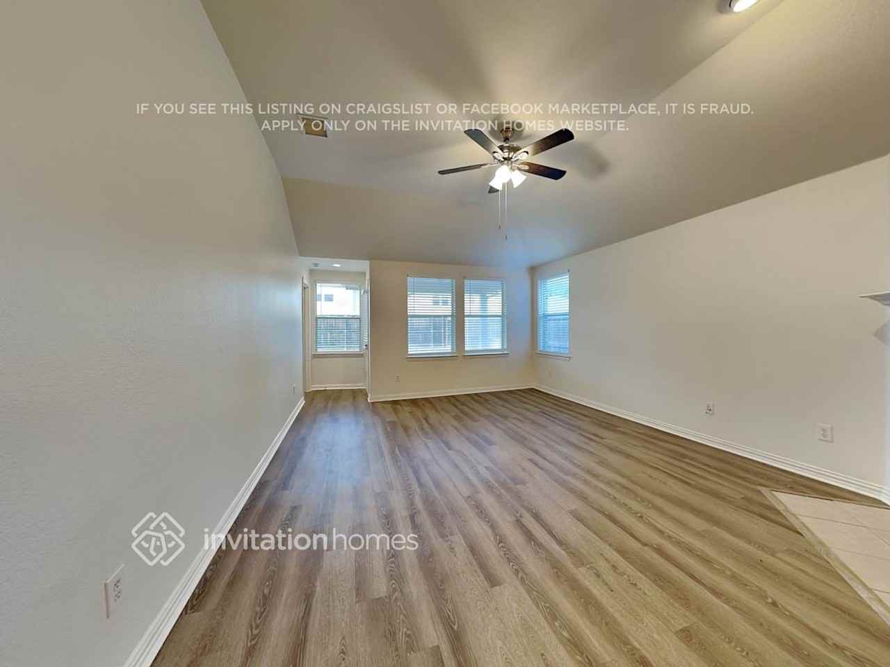 1132 Ainsworth Dr - Photo 4 of 17