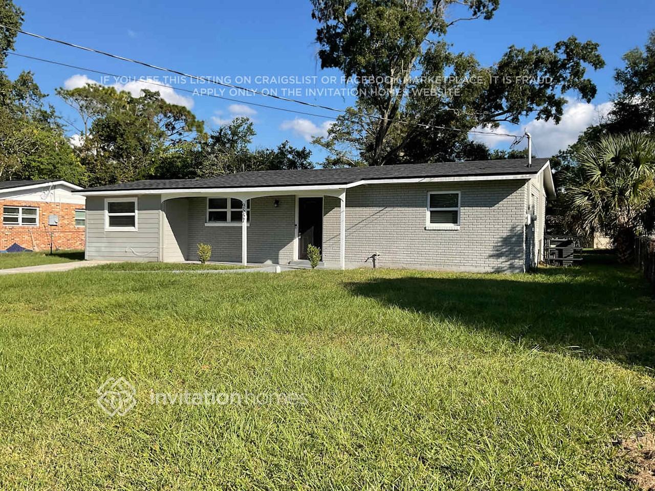 9557 Priory Ave - Photo 2 of 15