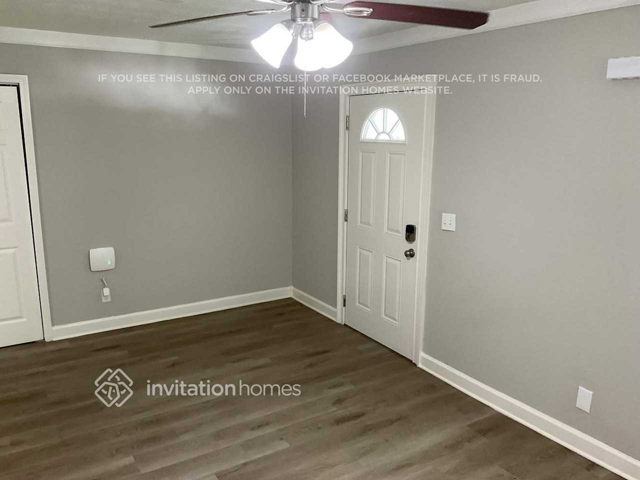 9557 Priory Ave - Photo 3 of 15