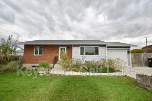 5585 W Mountain Men Dr - Photo 1 of 1