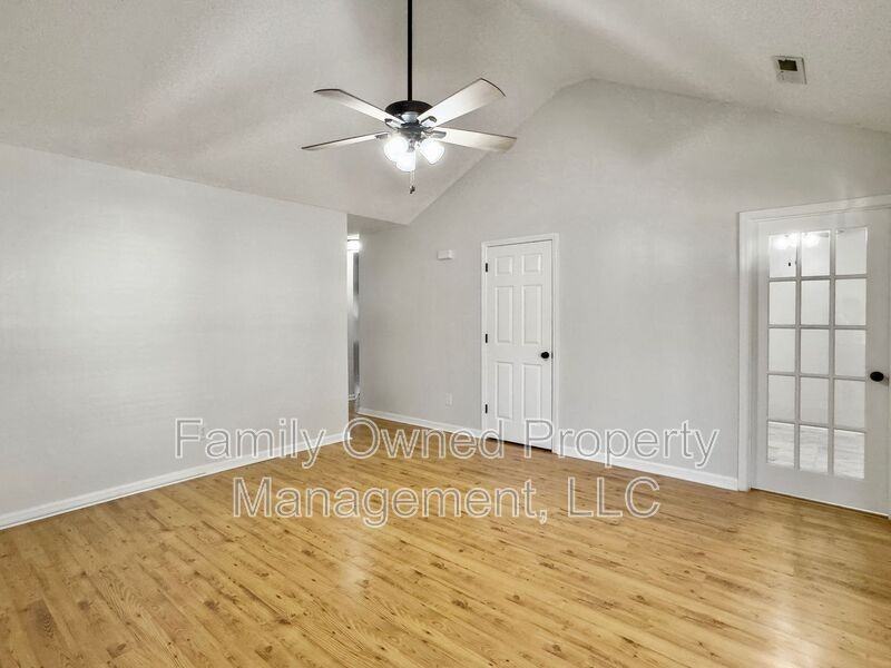 145 Wilton St - Photo 7 of 42