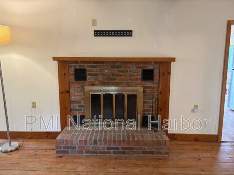 611 Rosemere Ave - Photo 4 of 25