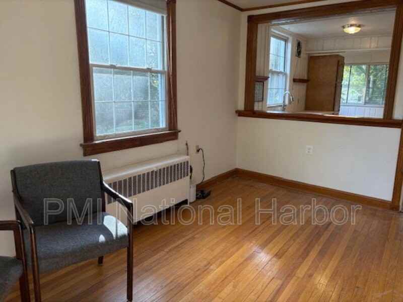 611 Rosemere Ave - Photo 7 of 25