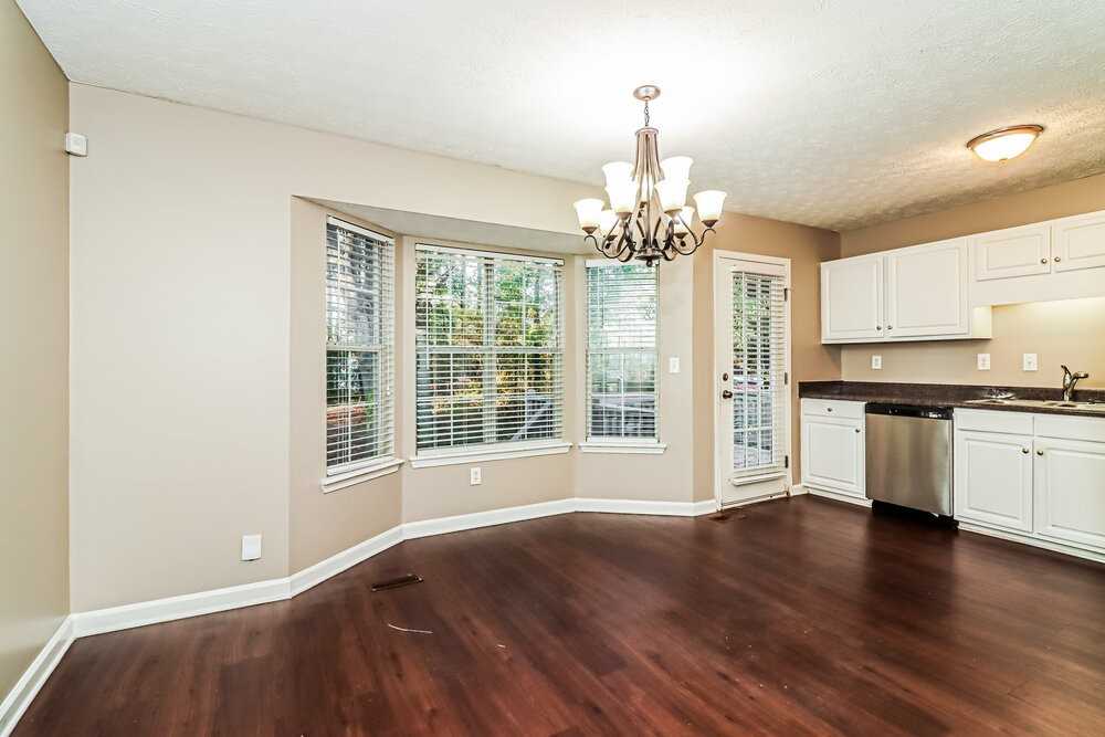 146 Bridge Grv - Photo 7 of 17