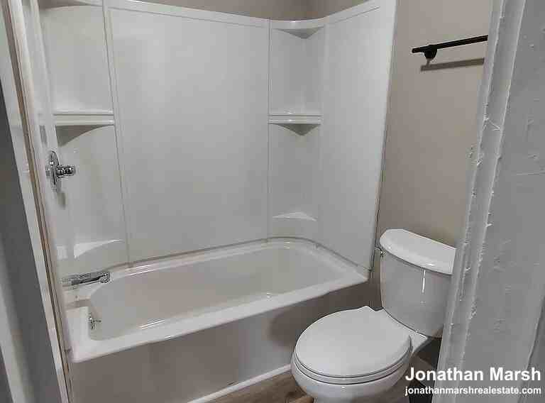 136 Oak St - Photo 2 of 8