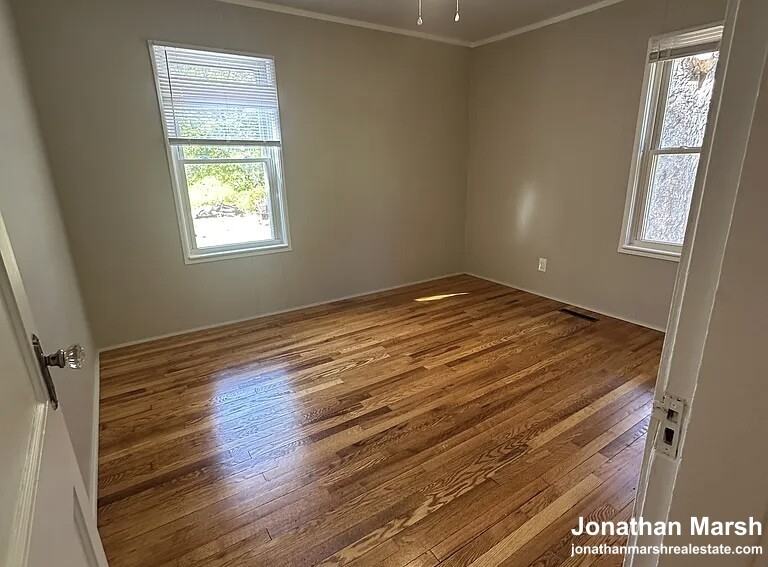 909 Fairway Ave - Photo 2 of 8