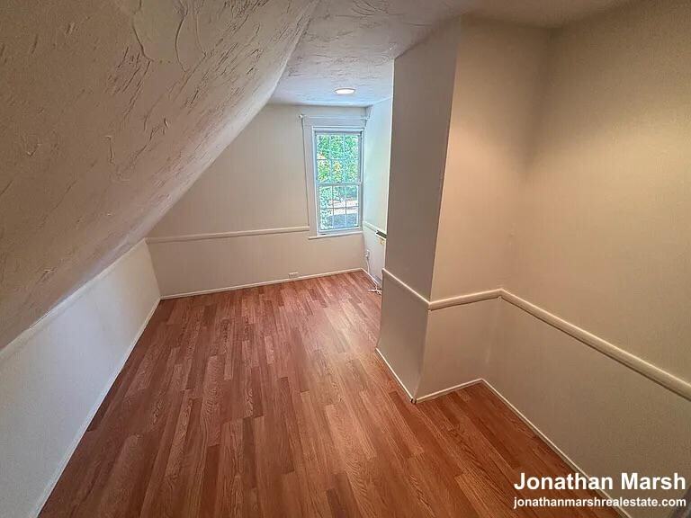 960 Westhampton Rd - Photo 2 of 25