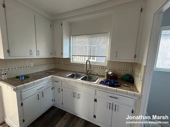 3457 Ocean View Blvd - Photo 2 of 5