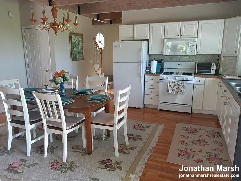 20 Stonefield Dr - Photo 3 of 11