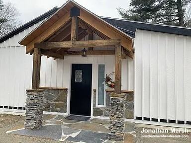 22 Grove Ave - Photo 3 of 10