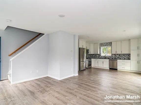 280 Barlows Landing Rd - Photo 2 of 24