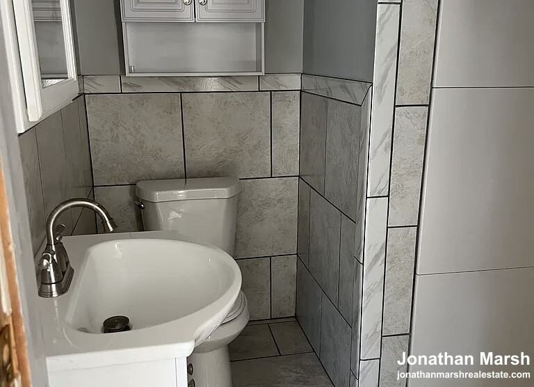 147 Whitney St - Photo 2 of 9