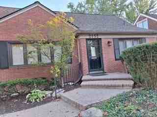 2152 Pembroke Rd - Photo 2 of 22