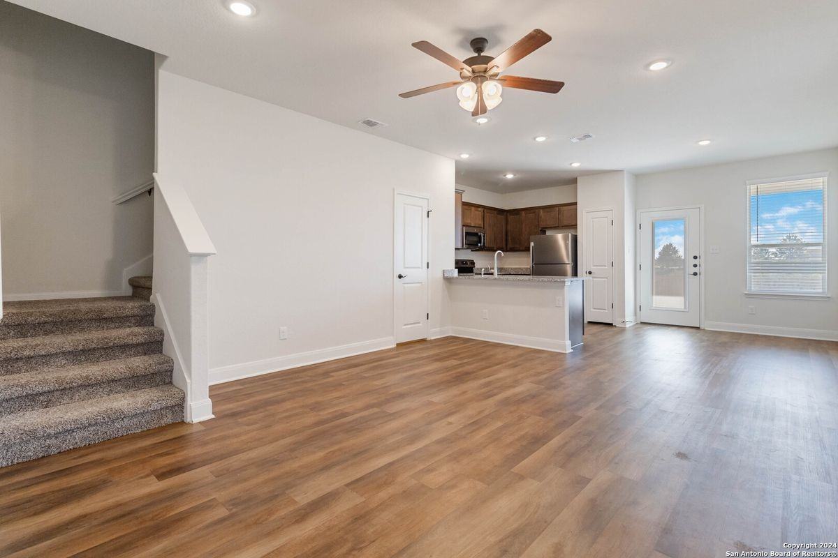 13822 Enzo Gate ##102 - Photo 3 of 14