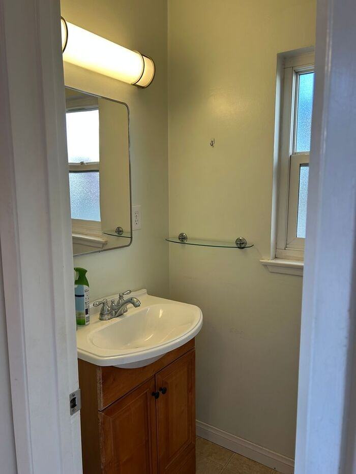 11203 Mohall Ln - Photo 3 of 33