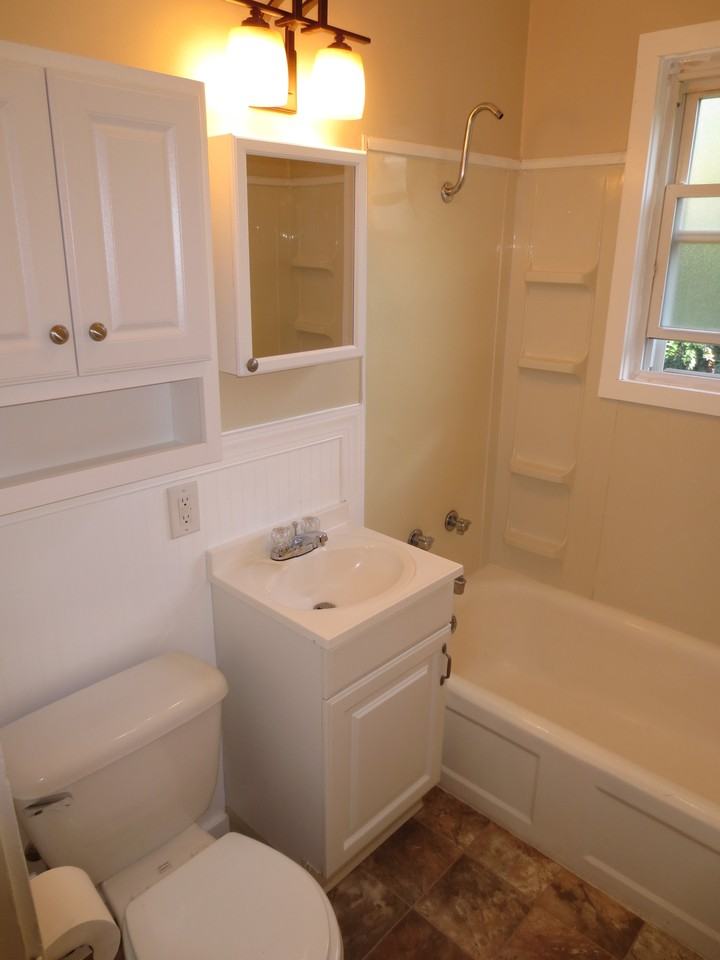 341 Hemlock Drive - Photo 2 of 9
