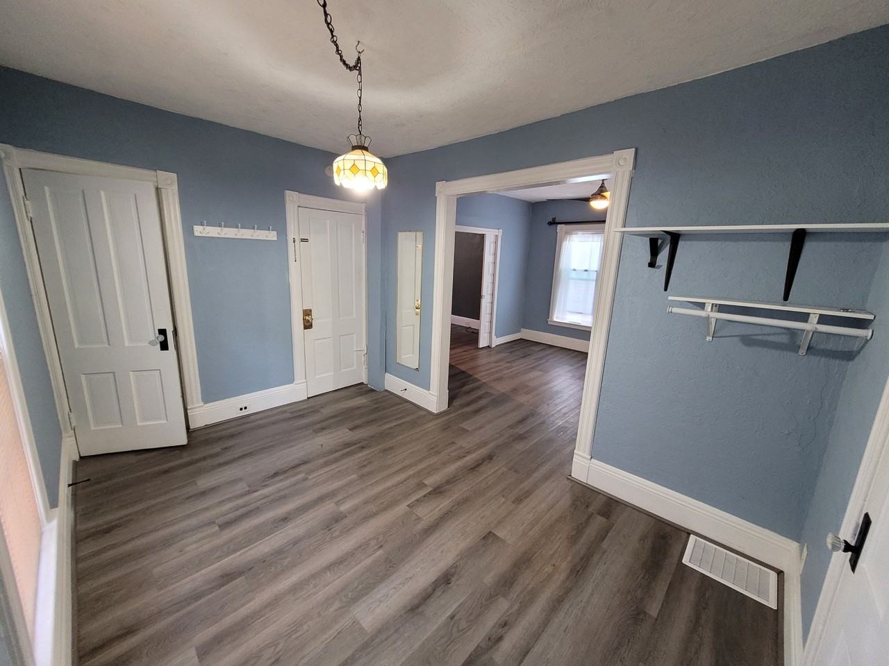 224 Lock St - Photo 2 of 11