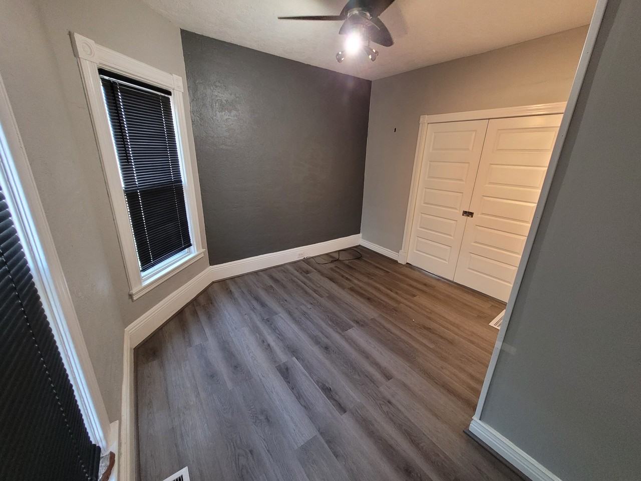 224 Lock St - Photo 6 of 11