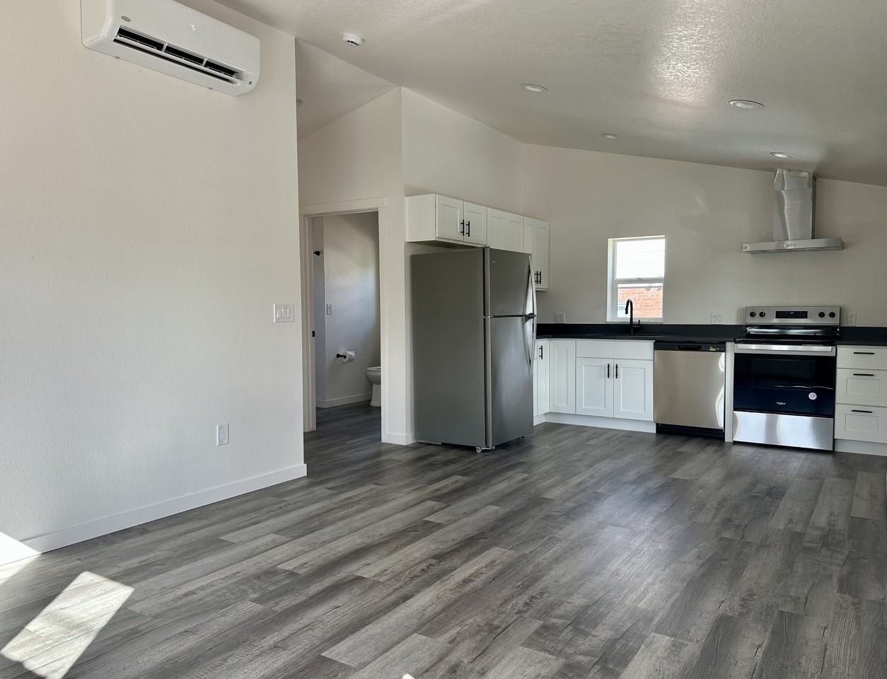 2079 1/2 Pennsylvania St Denver Co 80210 #NA - Photo 4 of 31