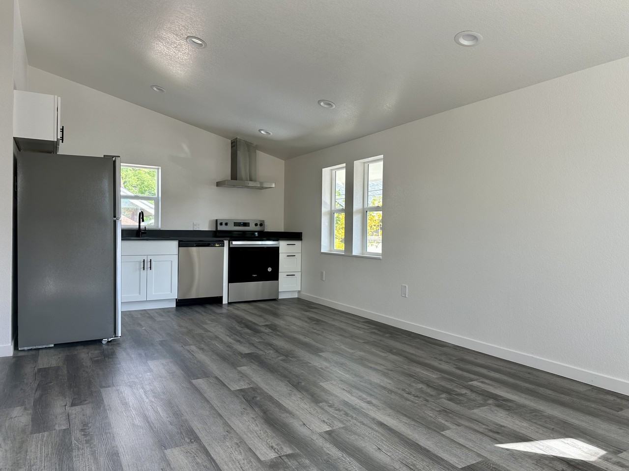 2079 1/2 Pennsylvania St Denver Co 80210 #NA - Photo 5 of 31