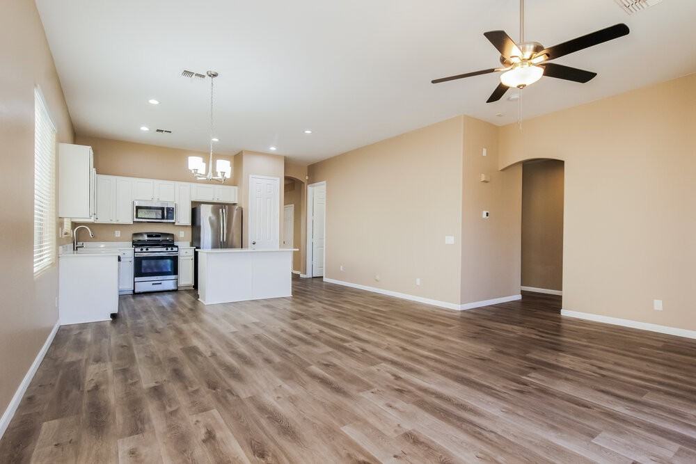 5037 W Nancy Ln - Photo 4 of 16