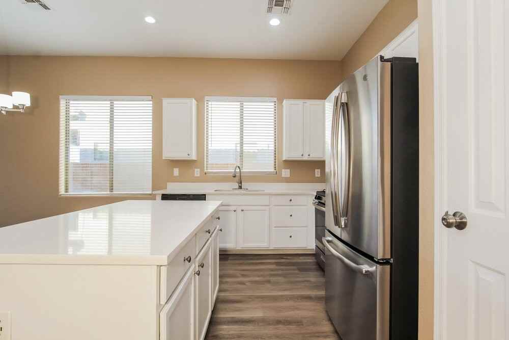5037 W Nancy Ln - Photo 6 of 16