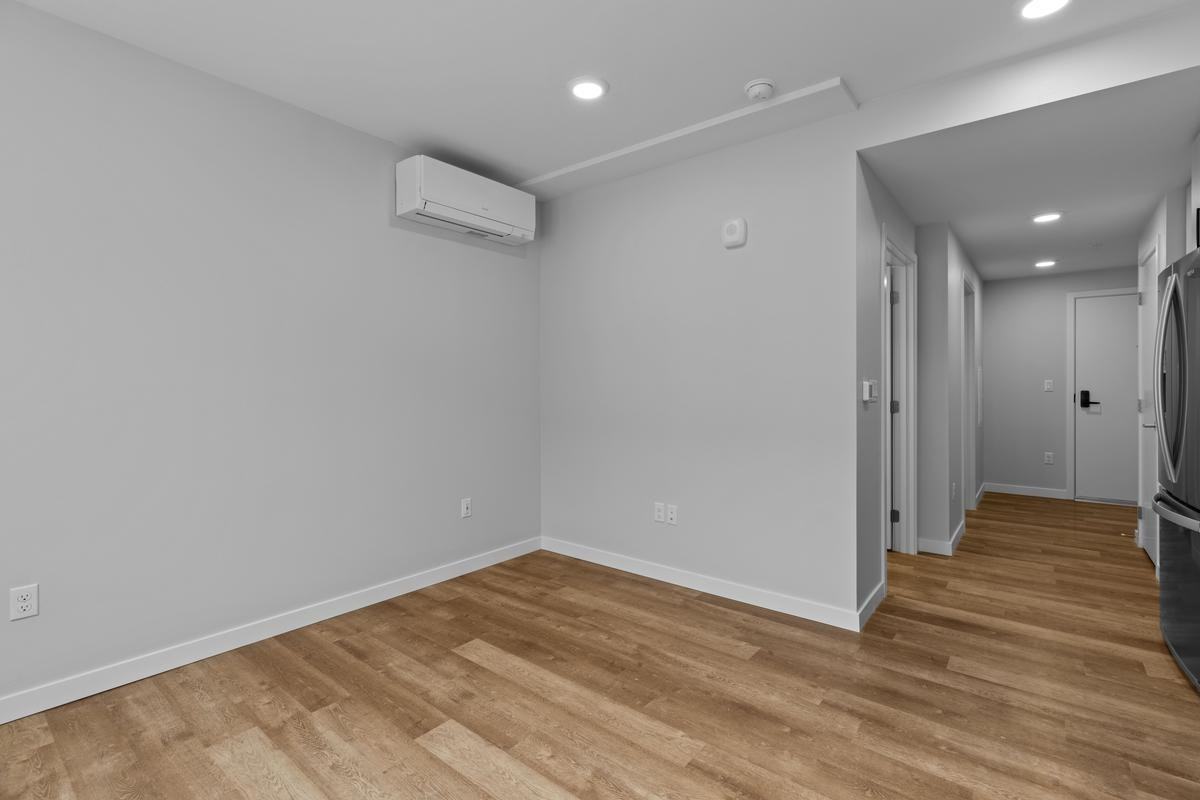 1421 Harvard Ave - Photo 2 of 43