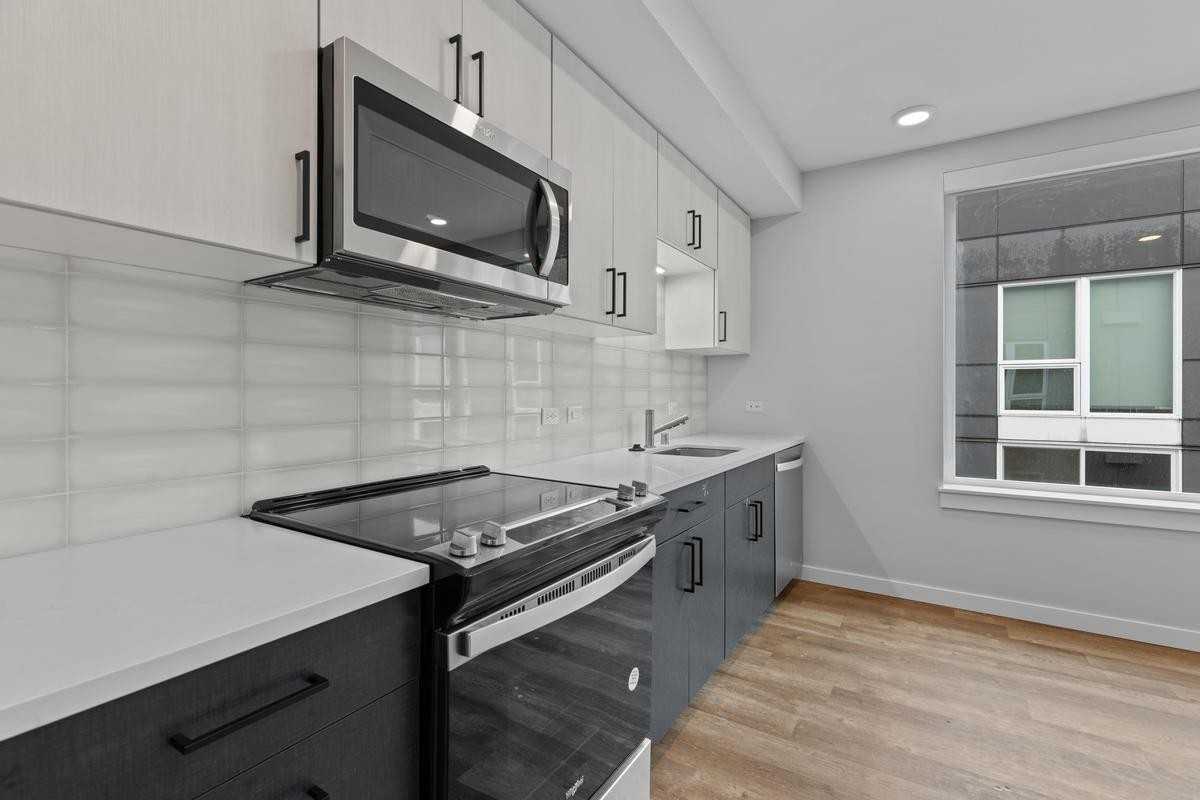 1421 Harvard Ave - Photo 3 of 43