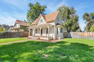 featured image of 1403 8th St