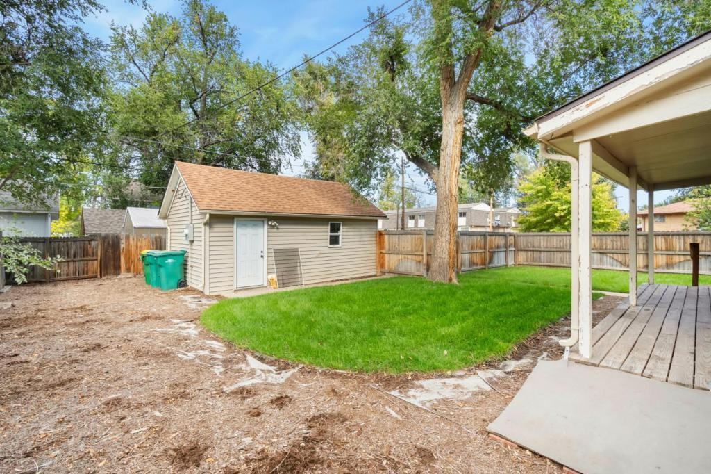 1403 8th St - Photo 2 of 22