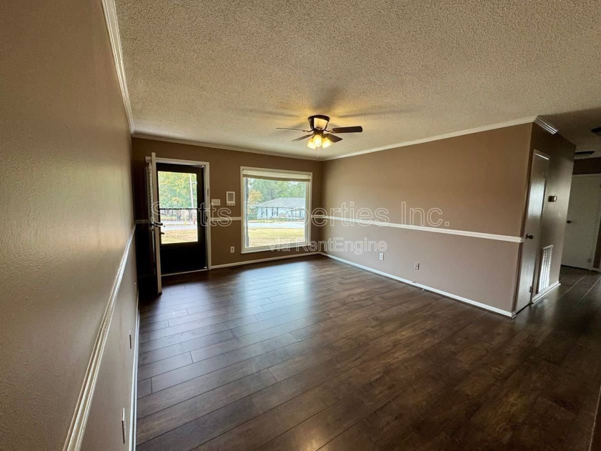 101 Teks St - Photo 3 of 10