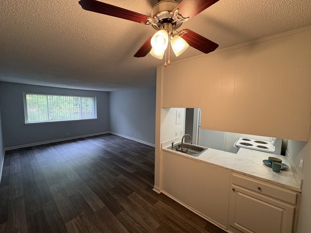 1005 Hickory Hill Ln #A204 - Photo 5 of 13