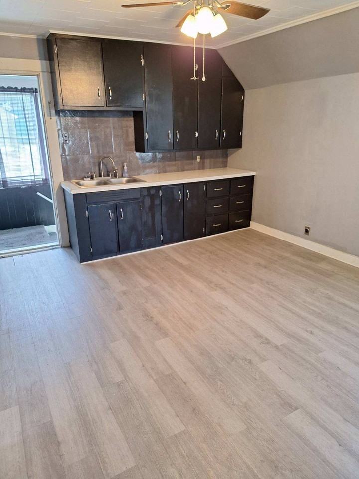 398 Westcott St #2 - Photo 5 of 16