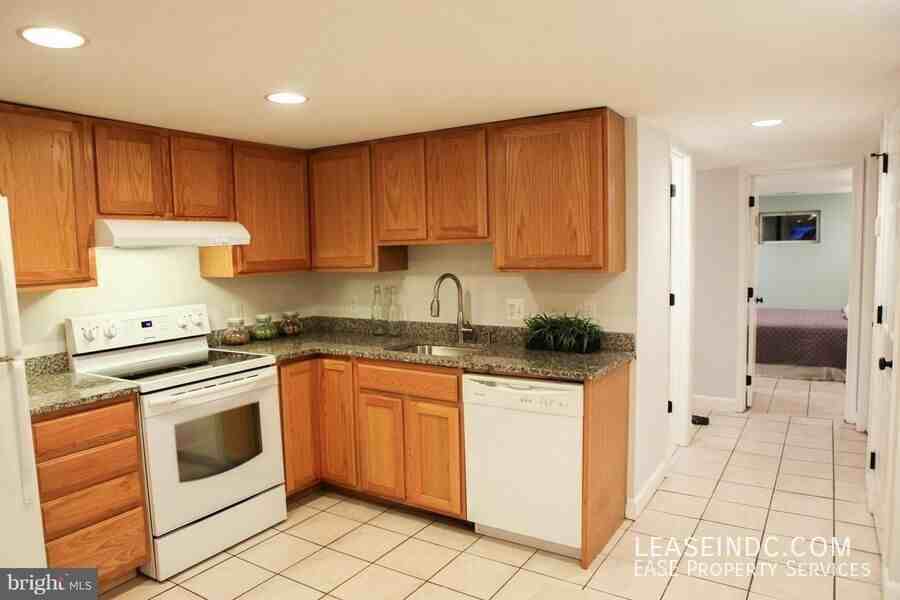 1248 Florida Ave Ne #2 - Photo 5 of 10