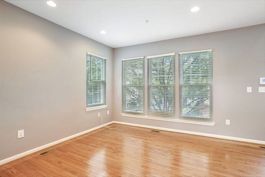 3322 Oxon Run Road Southeast - Photo 5 of 50