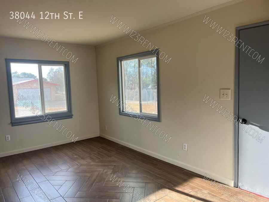 38044 12th St E - Photo 2 of 11