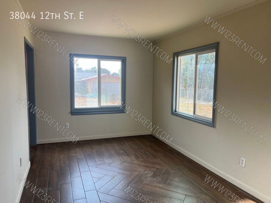 38044 12th St E - Photo 3 of 11