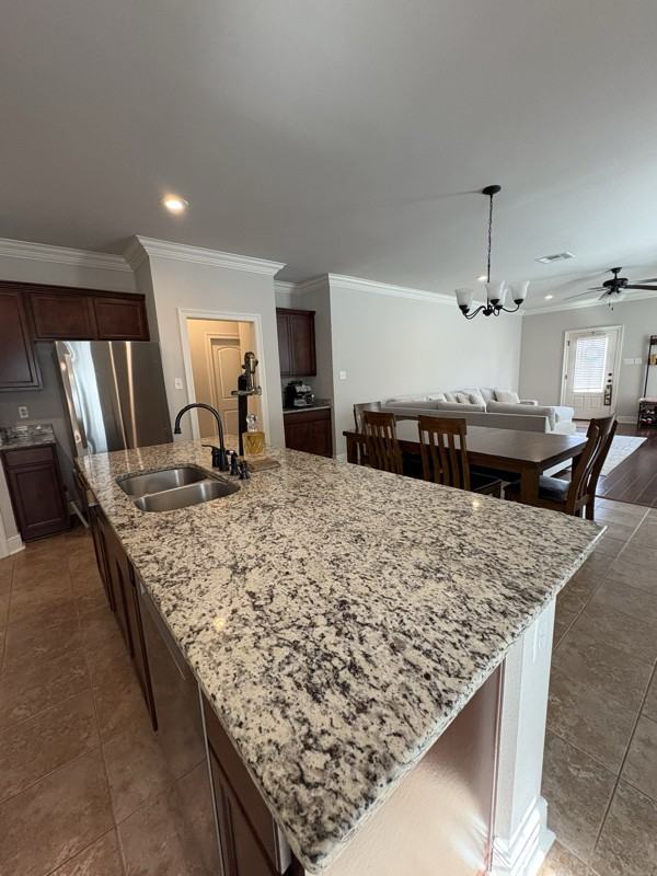5753 Kings Canyon Rd - Photo 3 of 13