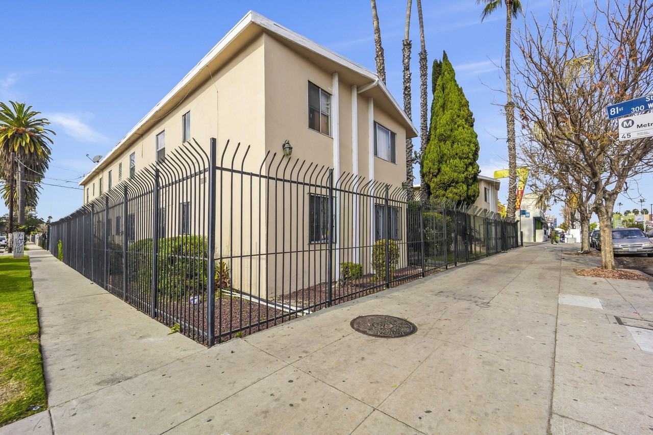 8027 South Broadway - Photo 2 of 10