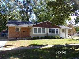 210 N Division St - Photo 1 of 1