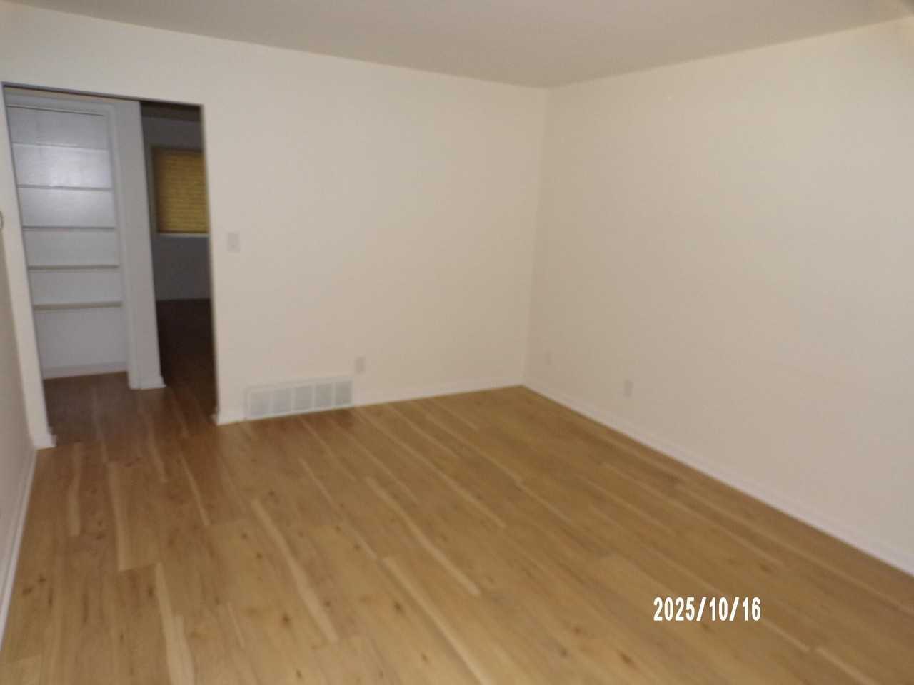 210 N Division St - Photo 4 of 13