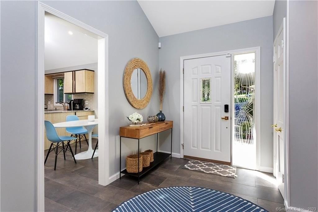 10 Echo Ln - Photo 6 of 40