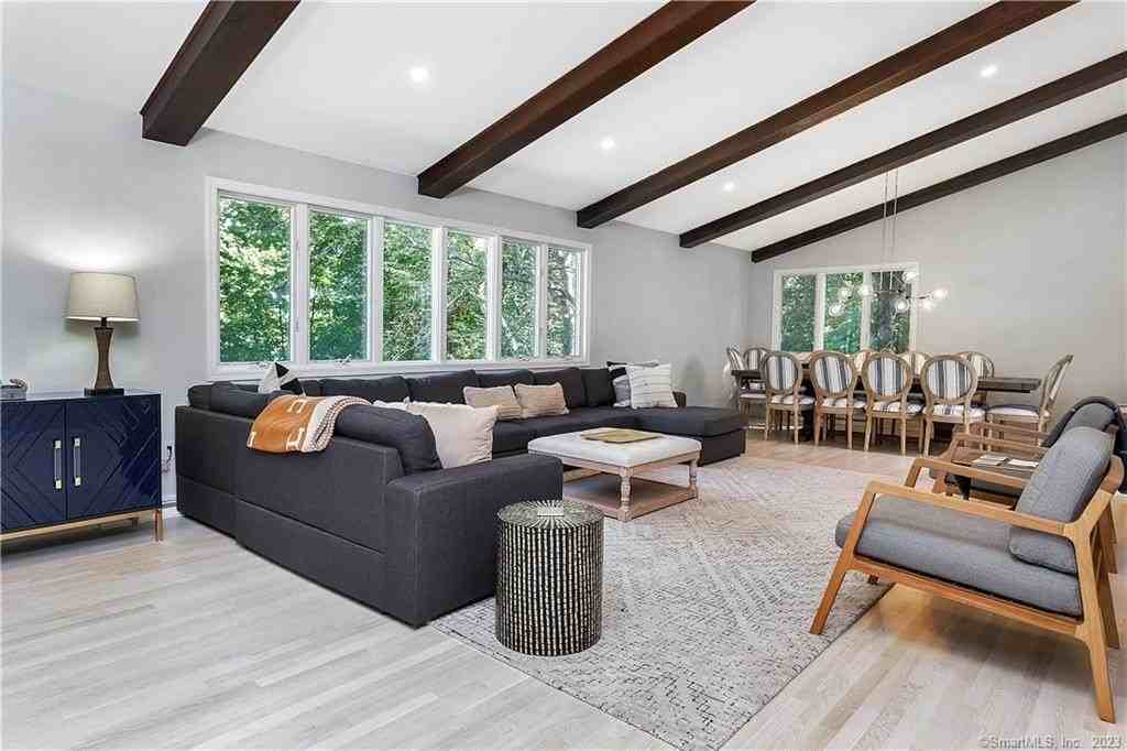 10 Echo Ln - Photo 7 of 40