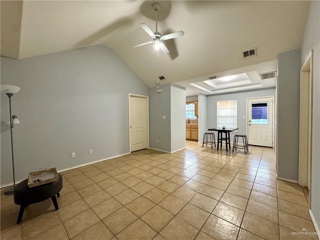 2208 N Dahlia St - Photo 3 of 29