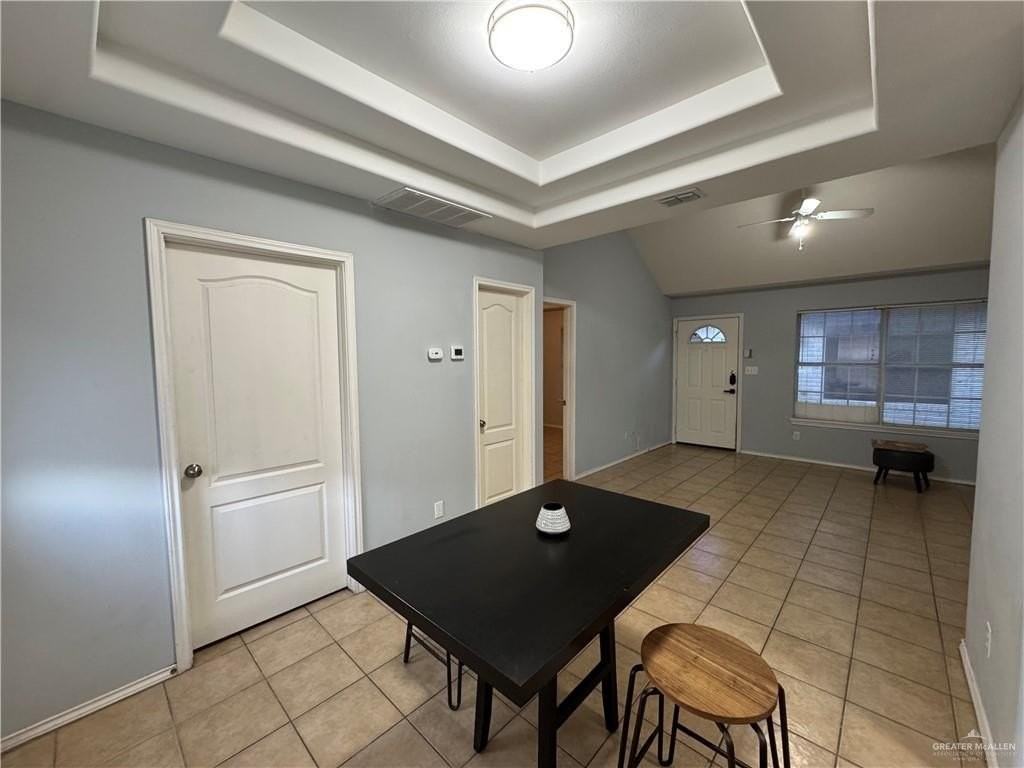 2208 N Dahlia St - Photo 7 of 29