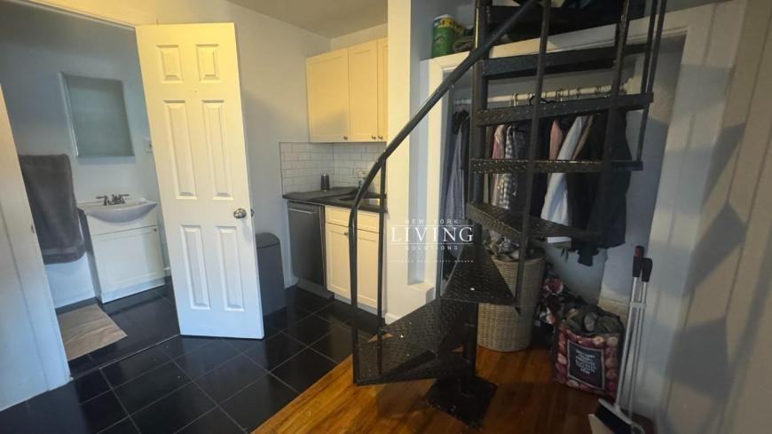 18 Cornelia Street - Photo 4 of 10